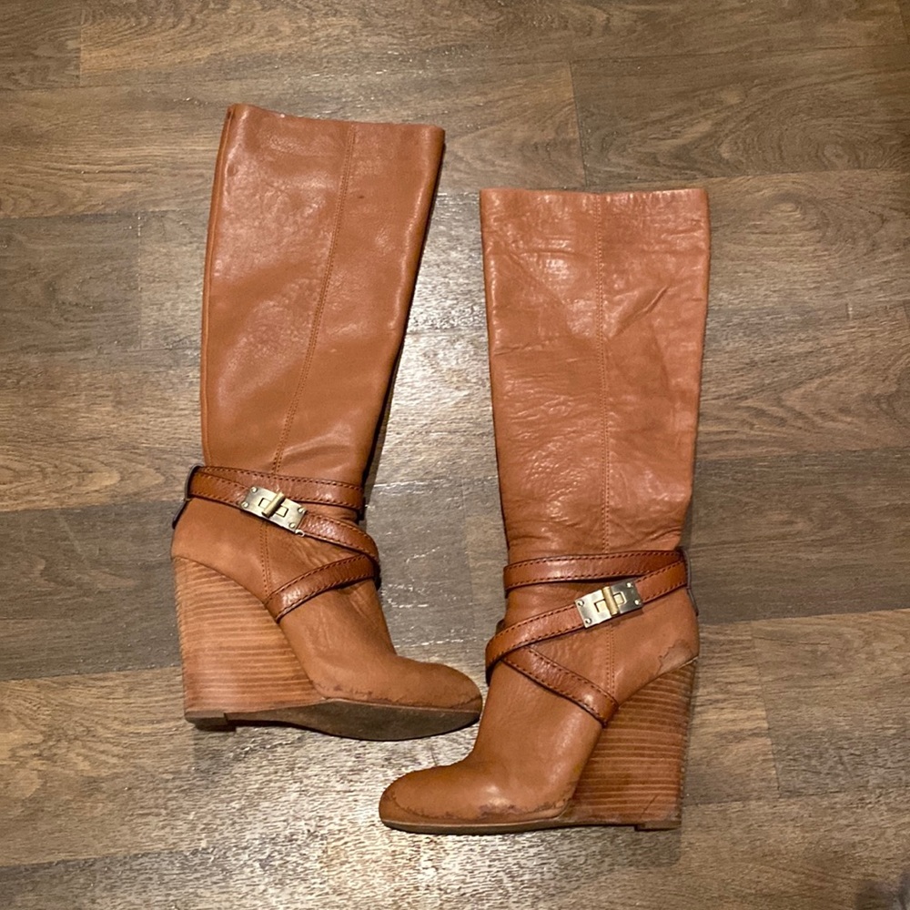 Pre-Owned Bryan’s Brown BCBGMaxAzria Wedge Boots Size 9.5